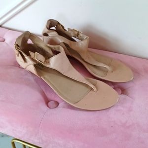 Steve Madden Beige Leather T-Strap Sandals size 7.5M